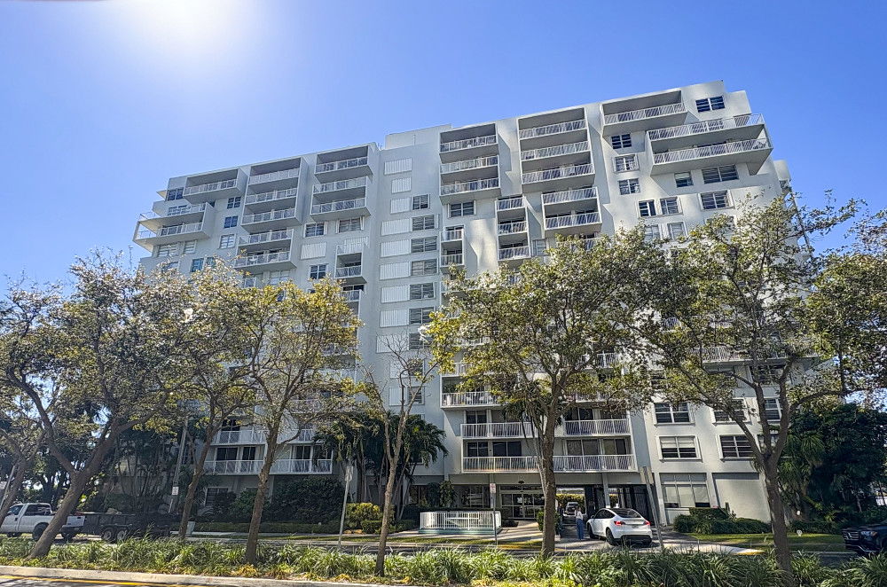 Brickell Biscayne Condo - 1